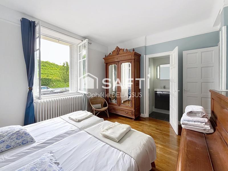 Maison - 300 m² - 9 pièces