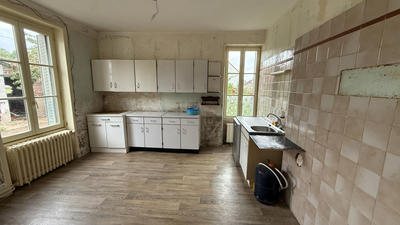 Maison - 256 m² - 10 pièces