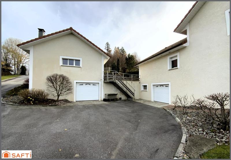 Maison - 230 m² - 7 pièces