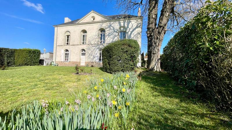 Maison - 200 m² - 8 pièces