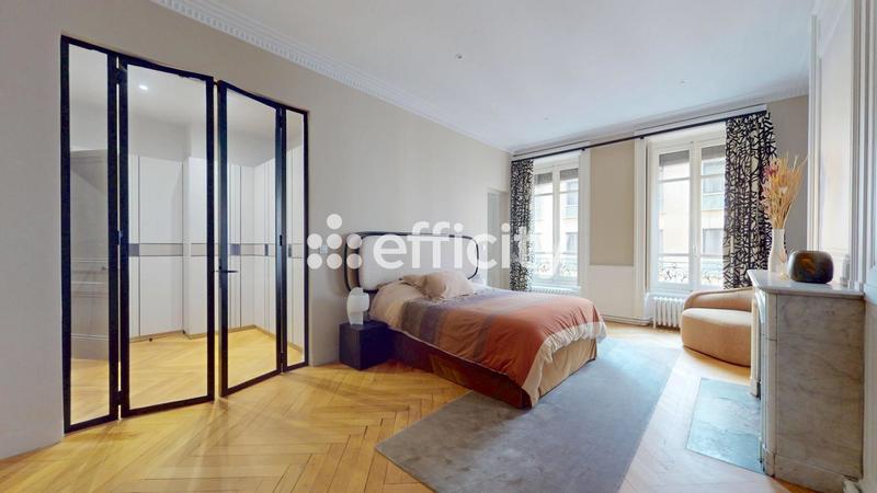 Appartement - 222 m² - 5 pièces