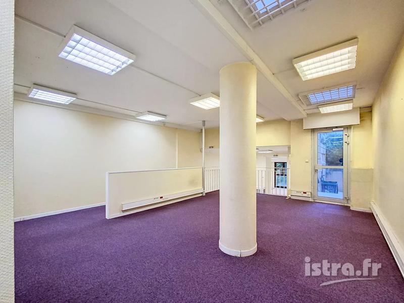 Local d'activités - 208 m² - 6 pièces