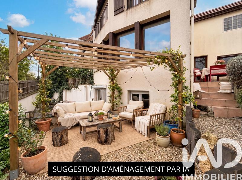 Maison - 260 m² - 7 pièces