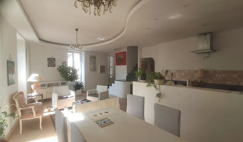 Maison - 226 m² - 8 pièces