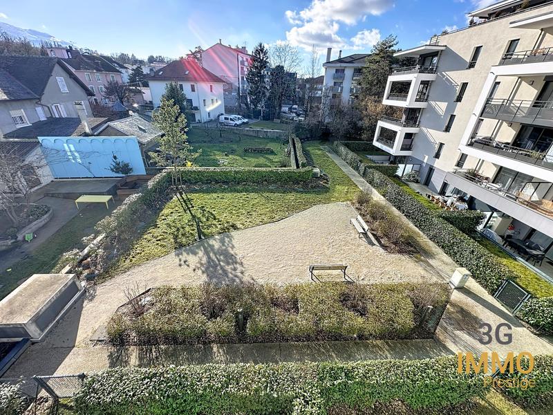 Appartement - 82 m² - 3 pièces