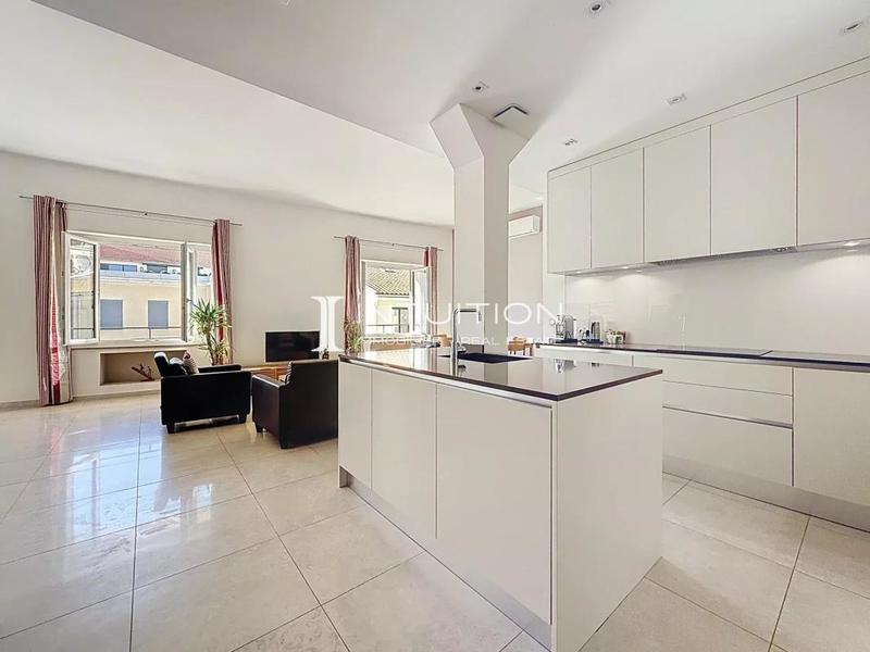 Appartement - 105 m² - 4 pièces