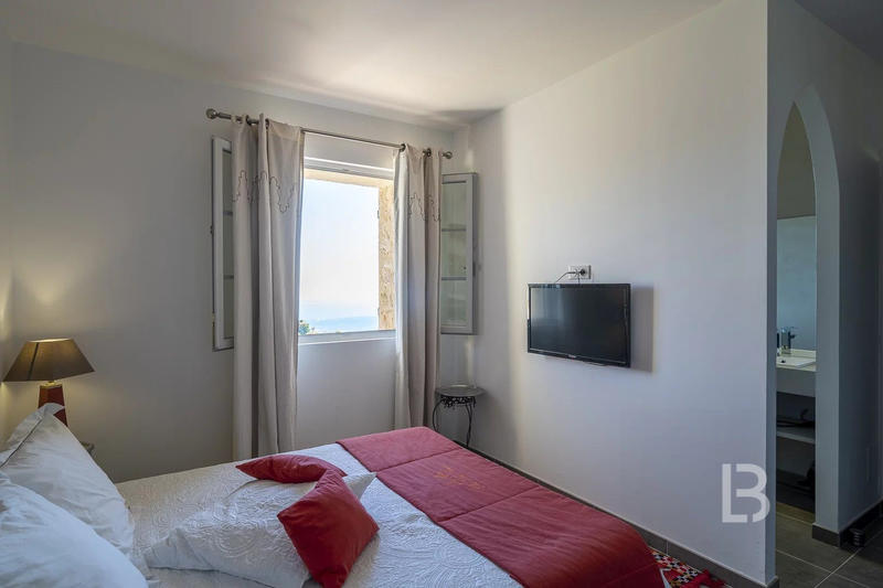 Mas - 220 m² - 6 pièces