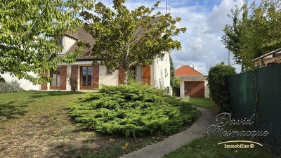 Maison - 207 m² - 9 pièces