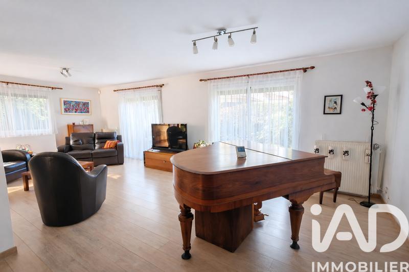 Maison - 204 m² - 8 pièces