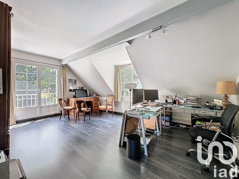 Maison - 270 m² - 9 pièces