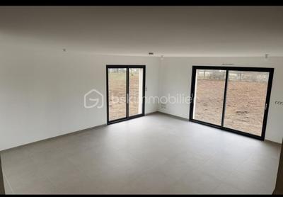 Maison jumelée - 90 m² - 4 pièces