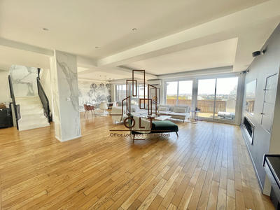 Maison - 300 m² - 8 pièces