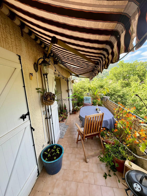 Appartement - 75 m² - 3 pièces