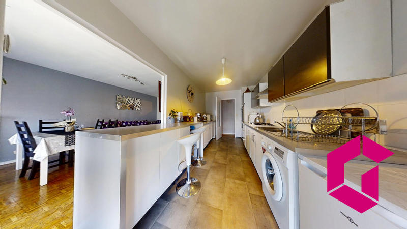 Appartement - 96 m² - 5 pièces