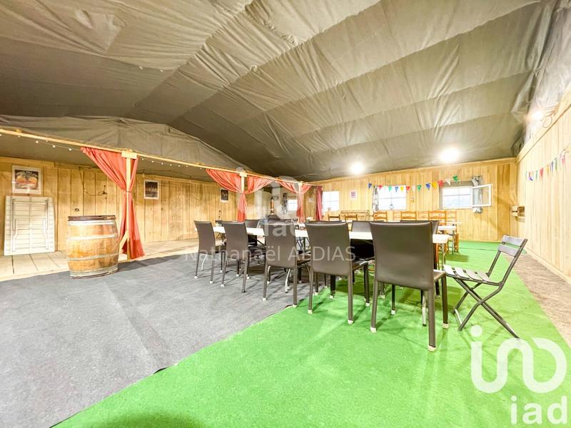 Maison - 731 m² - 15 pièces