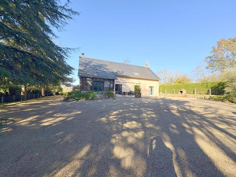 Maison - 257 m² - 8 pièces