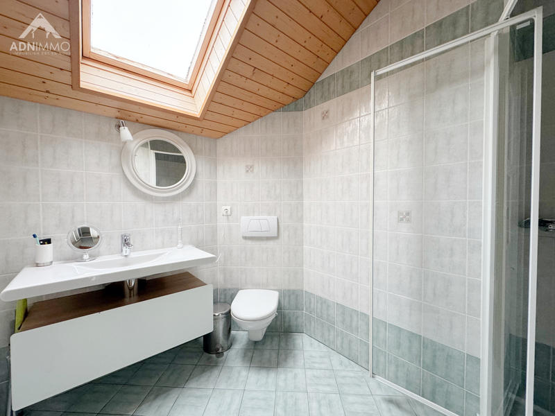 Maison - 245 m² - 9 pièces