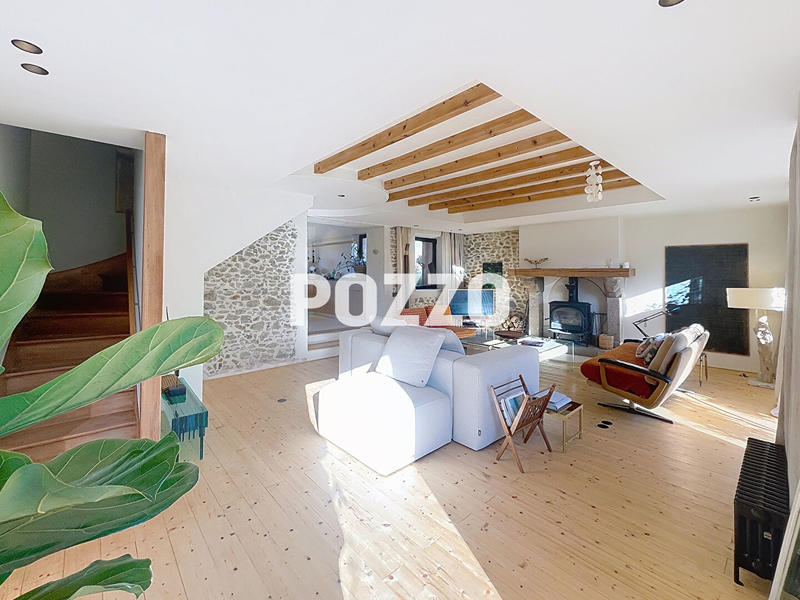 Maison - 163 m² - 6 pièces