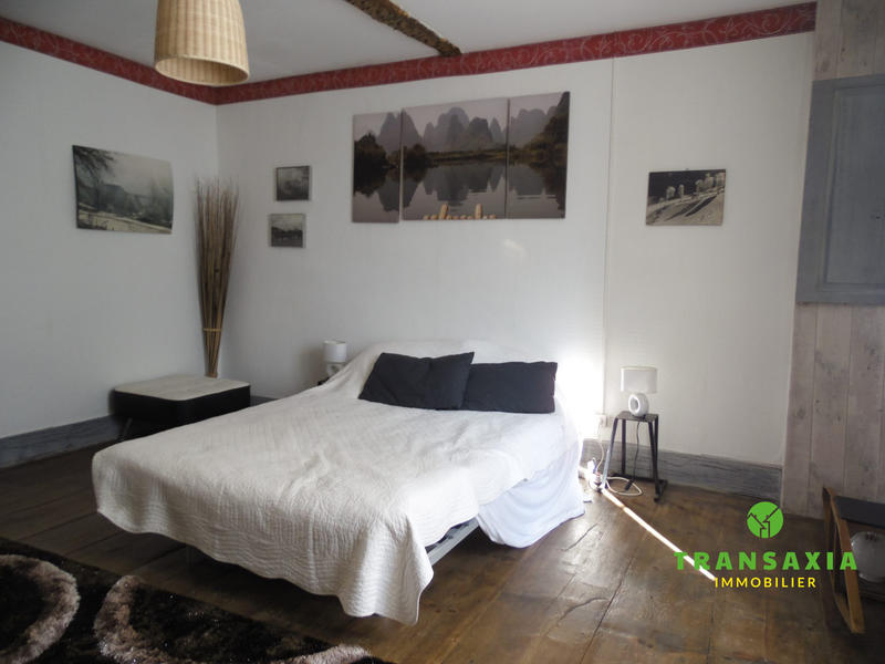 Maison traditionnelle - 306 m² - 16 pièces