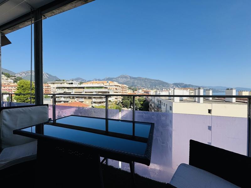 Studio - 25 m² - 1 pièce