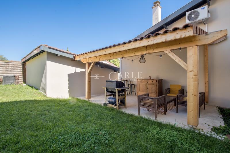 Maison - 201 m² - 7 pièces