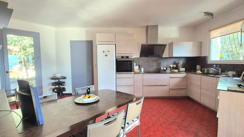 Maison - 254 m² - 6 pièces