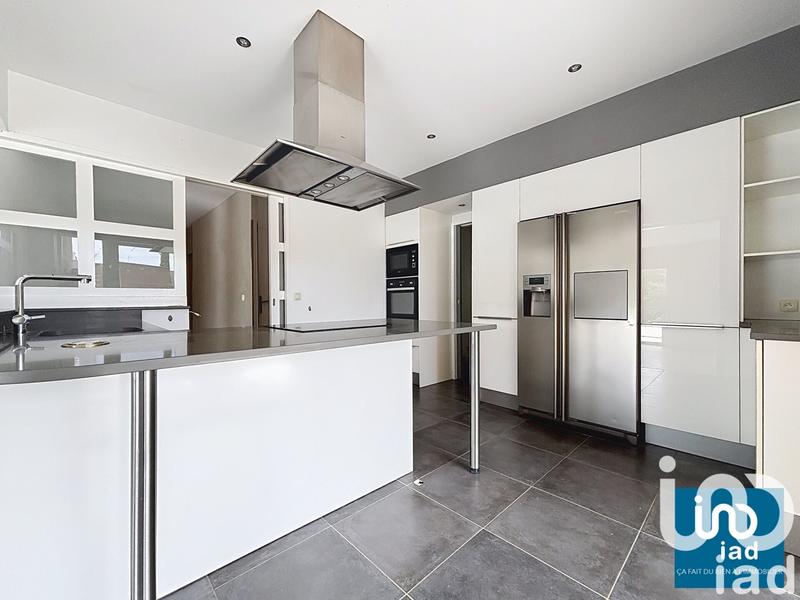 Maison de maîtres - 180 m² - 10 pièces