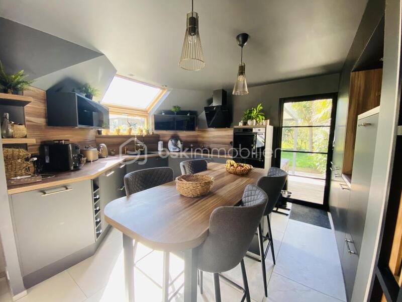 Maison - 252 m² - 10 pièces