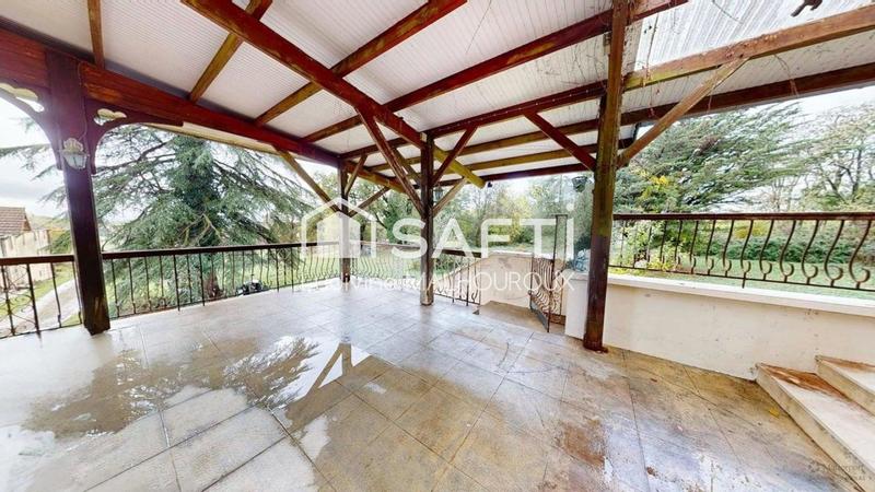 Maison - 377 m² - 15 pièces