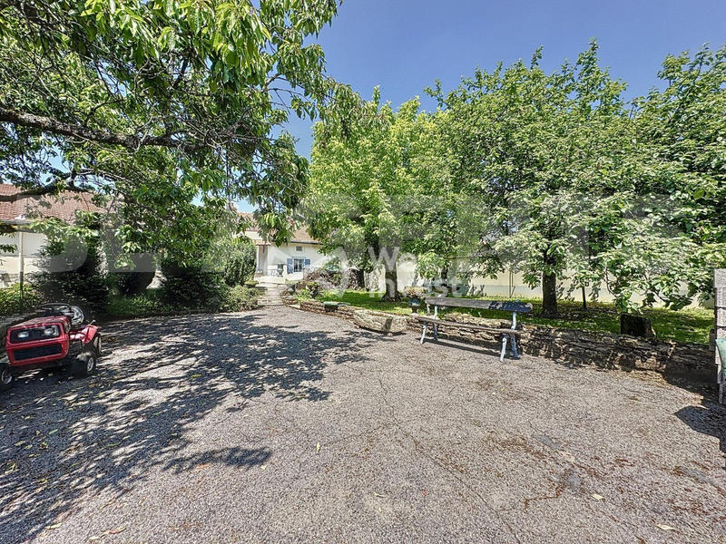 Maison - 284 m² - 13 pièces