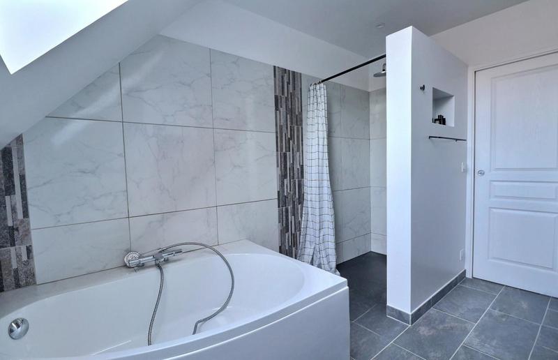 Maison - 205 m² - 8 pièces