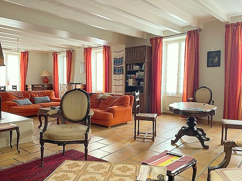 Propriété - 312 m² - 7 pièces