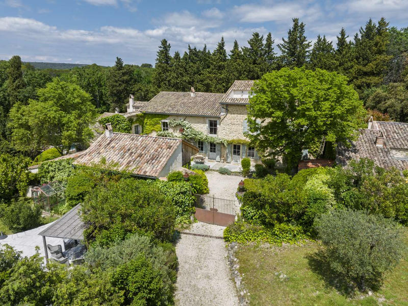 Propriété - 590 m² - 20 pièces