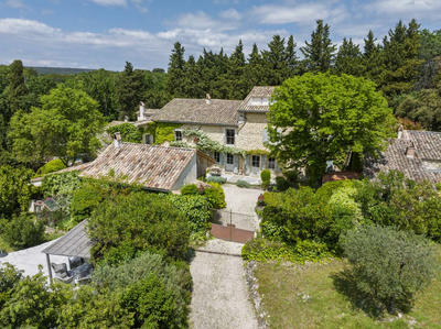 Propriété - 590 m² - 20 pièces