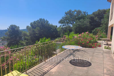 Maison - 217 m² - 5 pièces