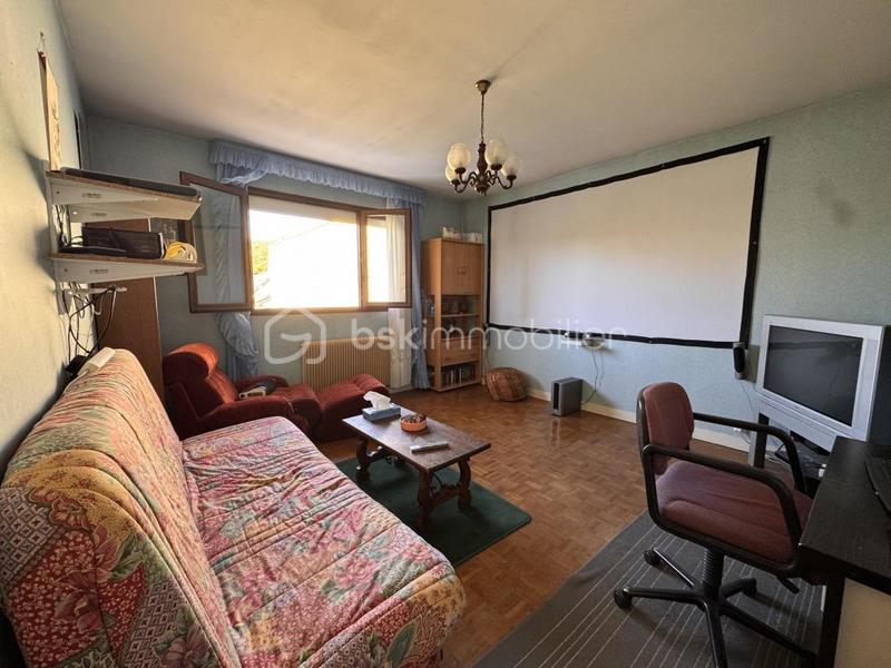 Maison traditionnelle - 168 m² - 9 pièces