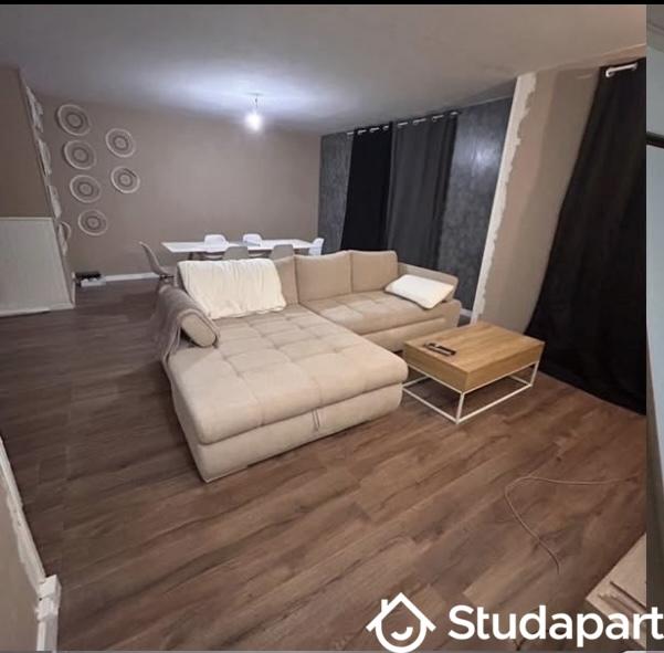 Chambre - 82 m² - 1 pièce