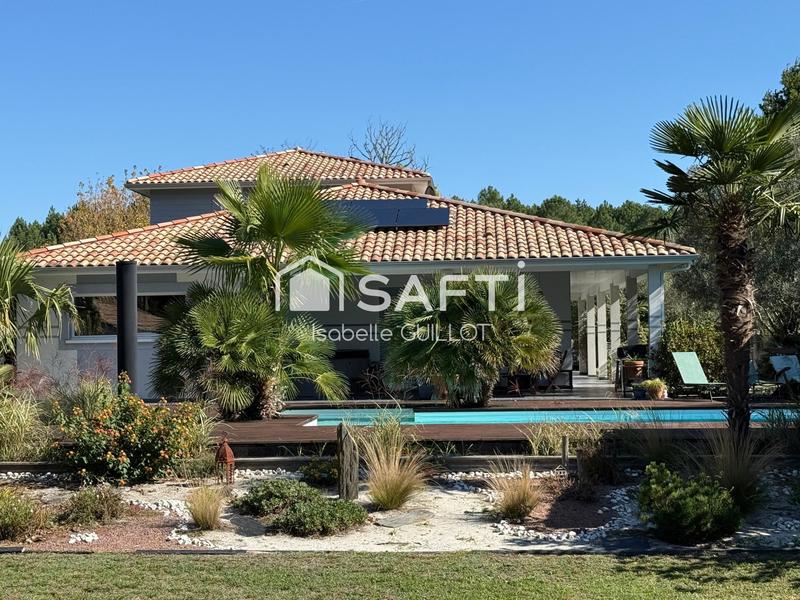 Maison - 240 m² - 7 pièces