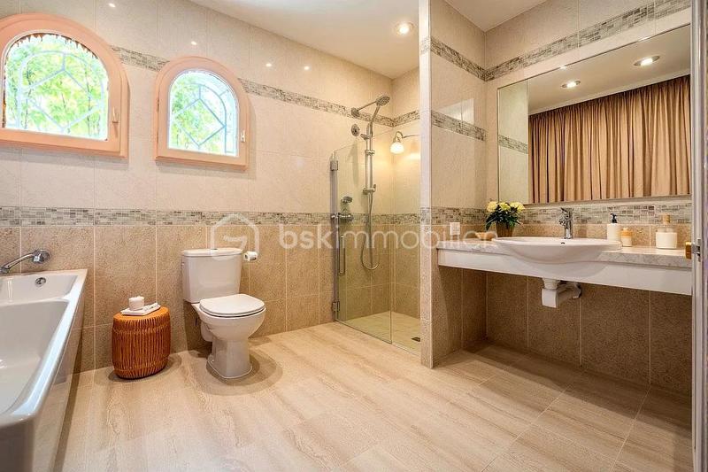 Maison d'architecte - 190 m² - 6 pièces