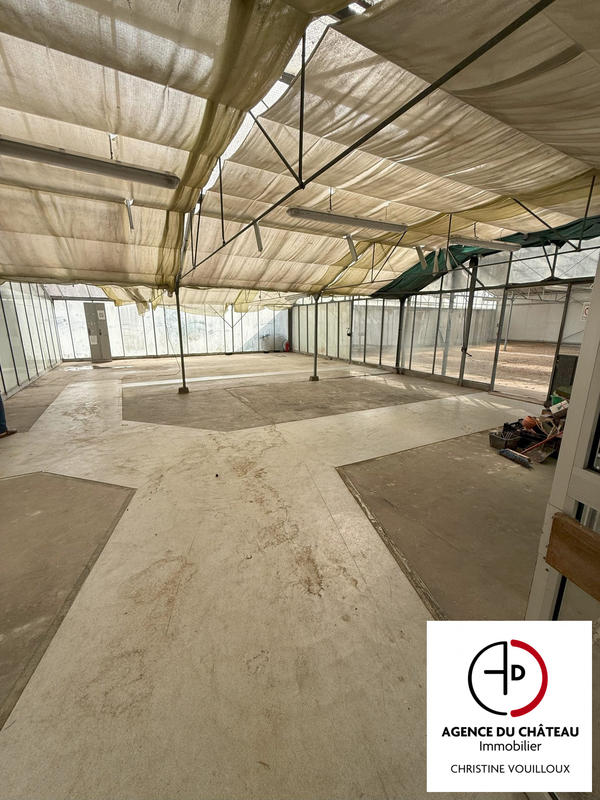 Local commercial - 825 m² - 6 pièces