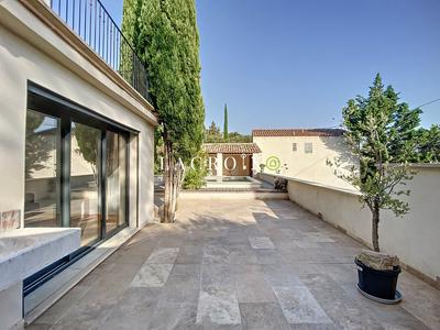 Maison - 169 m² - 5 pièces