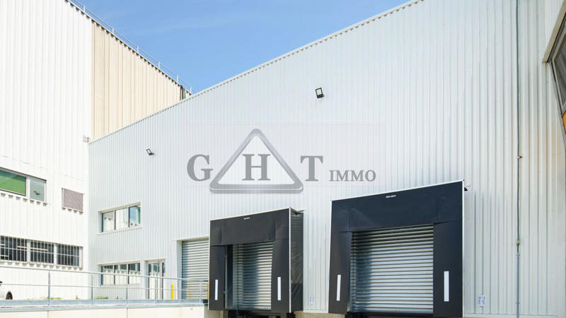 Entrepôt - 1 530 m²