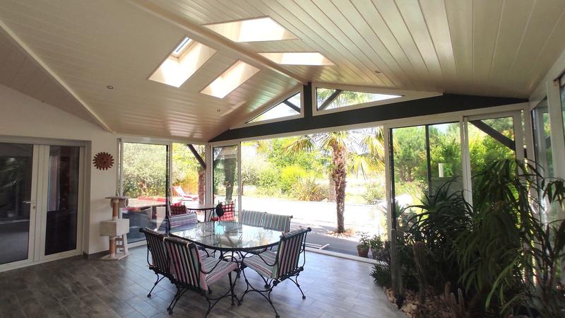 Maison - 242 m² - 7 pièces