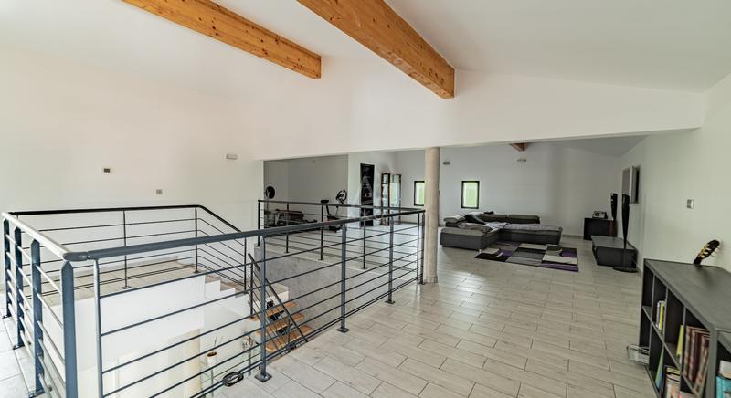 Maison contemporaine - 290 m² - 5 pièces