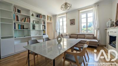 Maison - 250 m² - 9 pièces