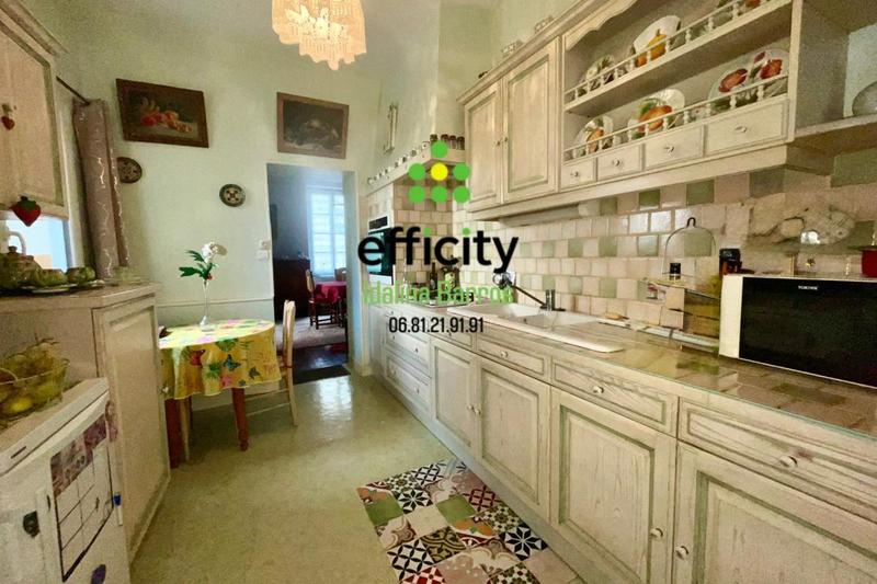 Maison - 220 m² - 6 pièces