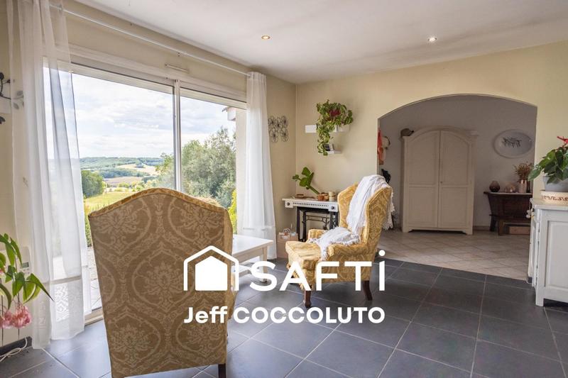 Maison - 205 m² - 9 pièces