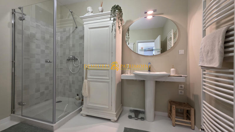 Maison - 247 m² - 6 pièces