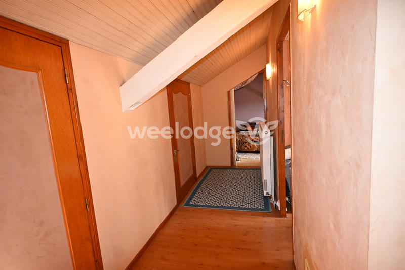 Maison - 182 m² - 7 pièces