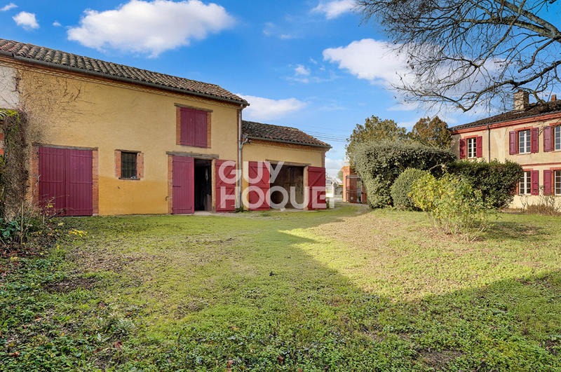 Maison - 360 m² - 10 pièces